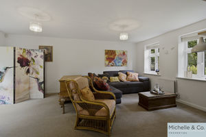 Living room- click for photo gallery